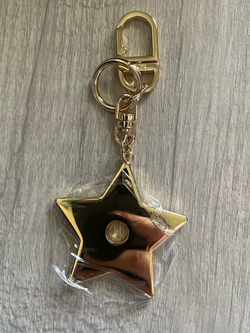 Authentic Dior White and Gold Star Keychain Charm. New. - Picture 2 of 5